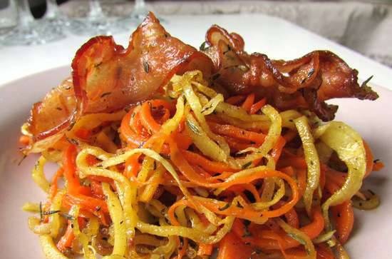 Glasert vegetabilsk spaghetti med bacon