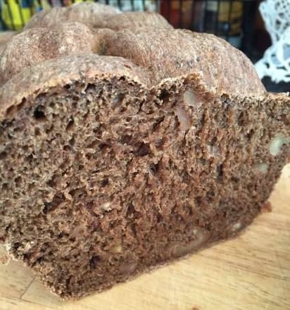 Spelled walnut bread