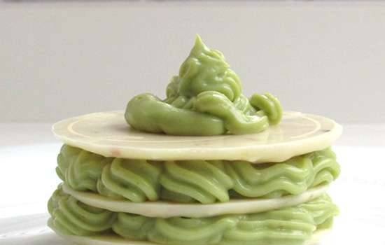 Millefoglie di cioccolato bianco con crema di avocado