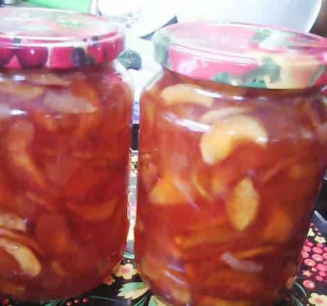 Apple jam with lemon