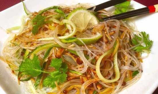 Chinese salade met gouden kruidnagel (enoki-paddenstoelen)