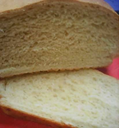 Simple small bread with semolina - in a bread maker or oven