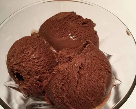 Gelato al cioccolato con avocado