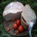 Pane grigio con crema dimenticata