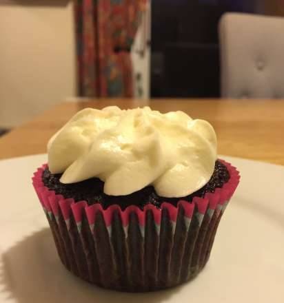 Bánh cupcake sô cô la Guinness (Bánh kỷ lục Guinness sô cô la của Nigela Lawson)