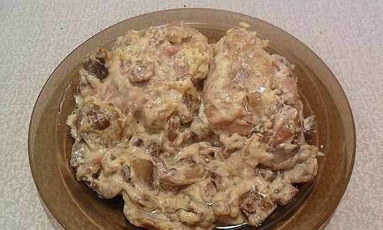 Chicken thighs with mushrooms in sour cream (multicooker Panasonic SR-TMH18)