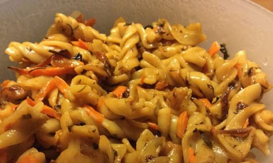 Pasta (spirals) with fried carrots and onions for multicooker Cuckoo 1055