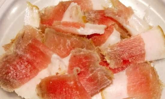 Petto di petto affumicato crudo fatto in casa