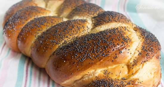 Pane al formaggio attorcigliato