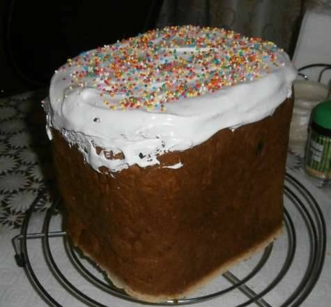 Kulich túróval sietve egy kenyérsütőben (6. lehetőség)