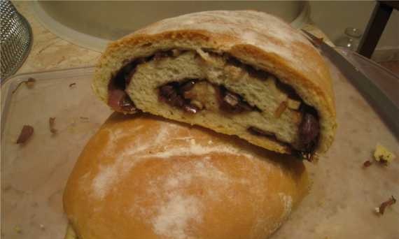 Pan con cebolla morada dulce, ajo, tomillo ... y vinagre balsámico