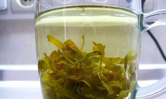 Té fermentado elaborado con hojas de jardín y plantas silvestres (clase magistral)