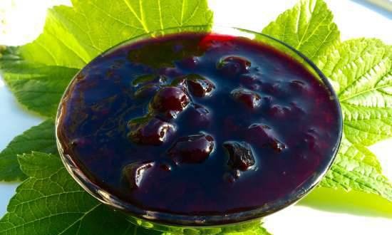 Blackcurrant jam Delicate berry in light jelly (measuring the constituent with a glass)