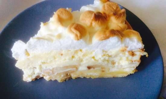 Apple cheesecake (kezekuhen) with meringue