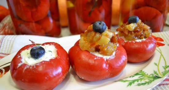 Gogoshary al peperone (ratunda), peperoncino piccante, preparato per ripieno con formaggio feta, formaggio feta