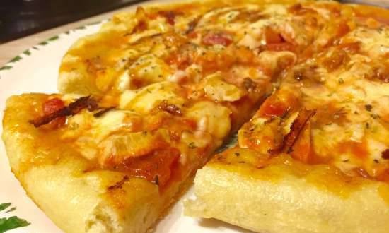 Diet pizza na may fillet ng manok (tagagawa ng pizza Clatronic PM3622)