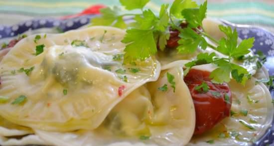 Cassatelli di ricotta (ravioli) con formaggio