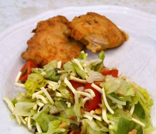 Insalata leggera con formaggio chechil