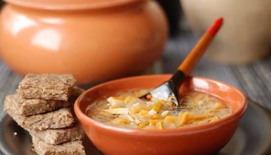 Zuppa magra di cavolo rapa con grano saraceno