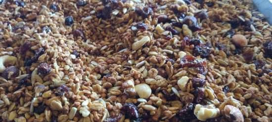 Granola z zieloną kaszą gryczaną