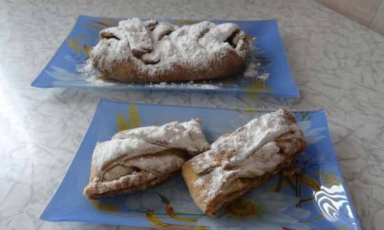 Semplice treccia di sfoglia ripiena di mele, uvetta, noci e frutti di bosco