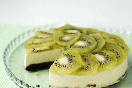 Cheesecake con avocado e anacardi (dessert vegetariano)