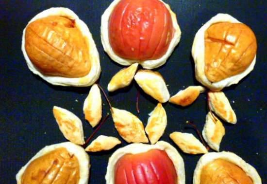 Pears with apples in puff pastry