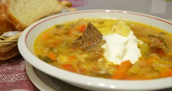 Sopa de repollo de chucrut de la abuela