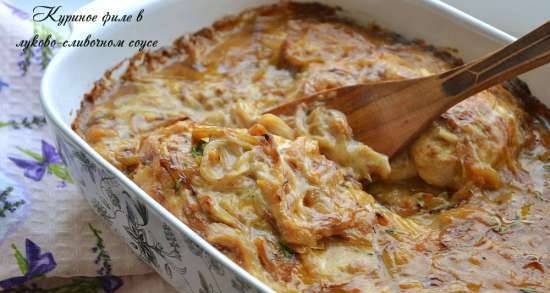 Chicken fillet in onion-cream sauce