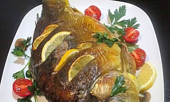 Czech Christmas carp na may pagpuno ng kabute