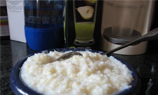 Milk rice porridge at dawa (mga resipe) sa isang multicooker na Panasonic SR-TMH18