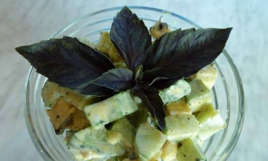 Insalata di cetrioli e formaggio