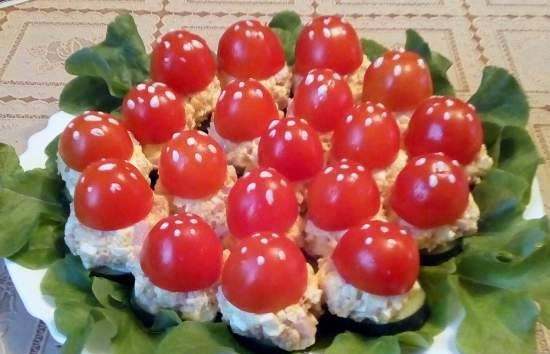 Salad nấm trên gốc cây