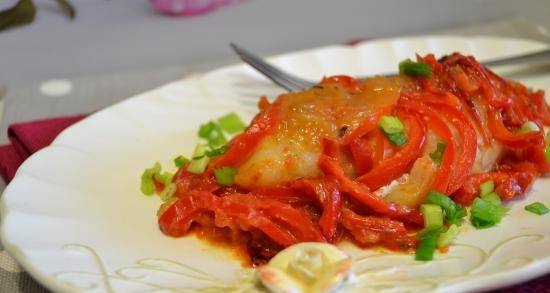 Salmón rosado con salsa