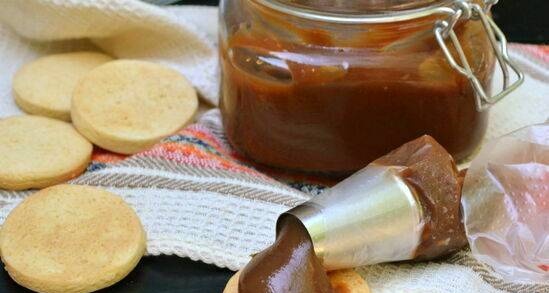 Dulce de leche cu sirop de glucoză (Dulce de leche)