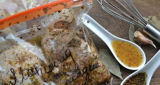 Dalawang manok marinade