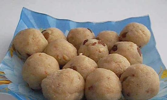 Rava laddu (+ wideo)