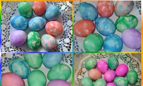 We paint eggs for Easter with corrugated paper