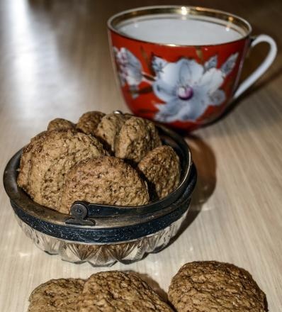 Galletas picantes sobre vino espumoso