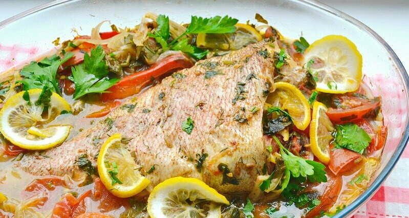 Pescado al horno samaki harra