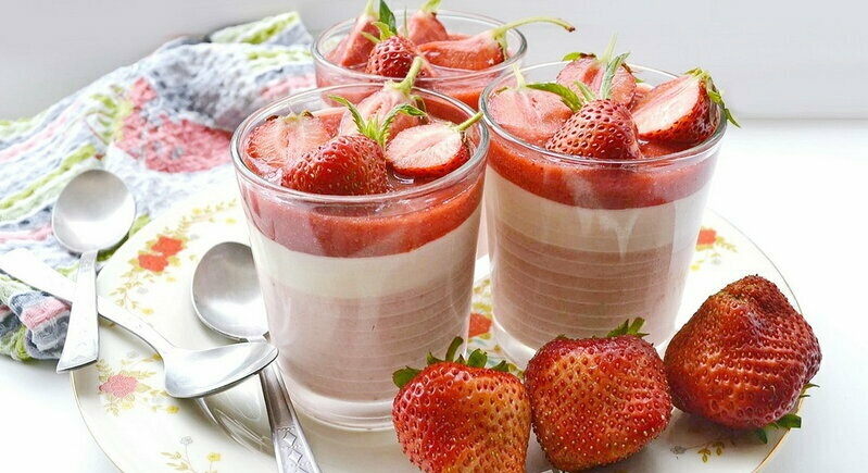 Strawberry yoghurt mousse (+ video)