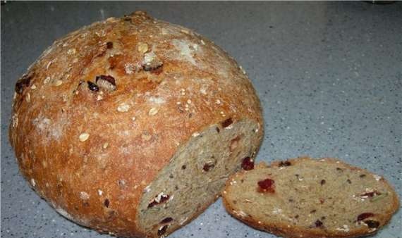 Whole grain bread with muesli and seeds