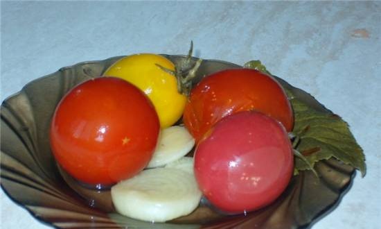 Salted tomatoes (as from a barrel