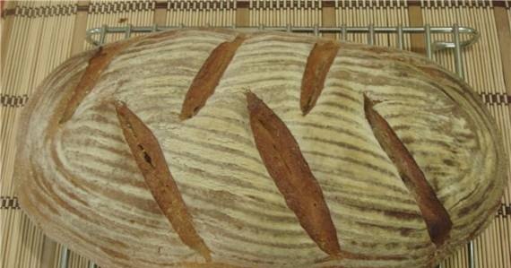 Pan de trigo y centeno con masa madre de centeno.