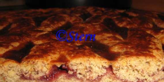 Raspberry ringing shortbread cake