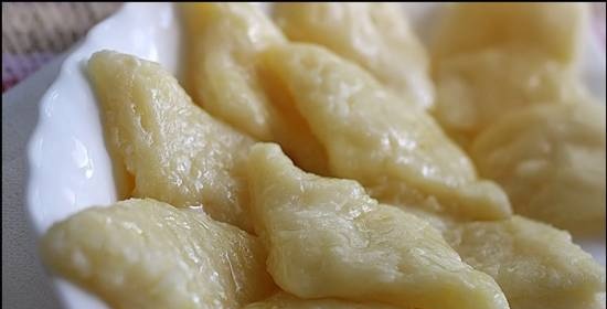 Luie dumplings in een dubbele ketel