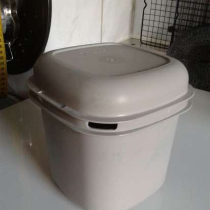 Tupperware จานพลาสติก - บทวิจารณ์