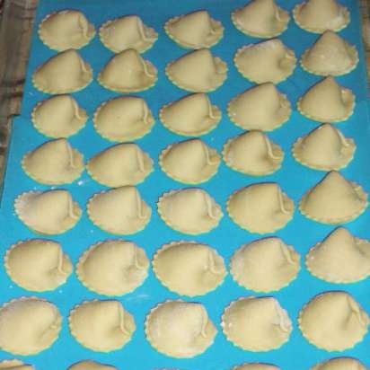 Dumplings and dumplings mold