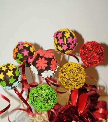 Mga Cake Pops at Cake ball