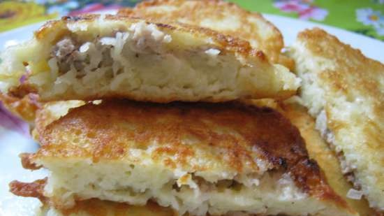 Master class di frittelle bielorusse (frittelle di patate con carne)